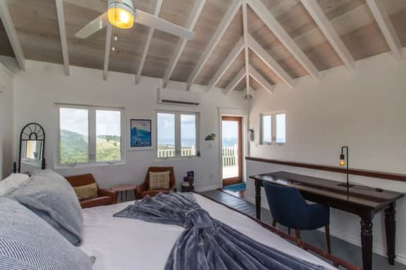 Dragonfly Villa - 3BR/4BA, Sleeps 8 with Pool!
