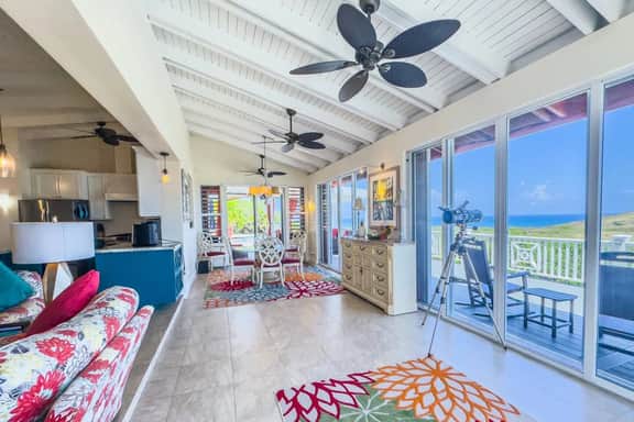 Hook ’em on Paradise - Luxury Villa