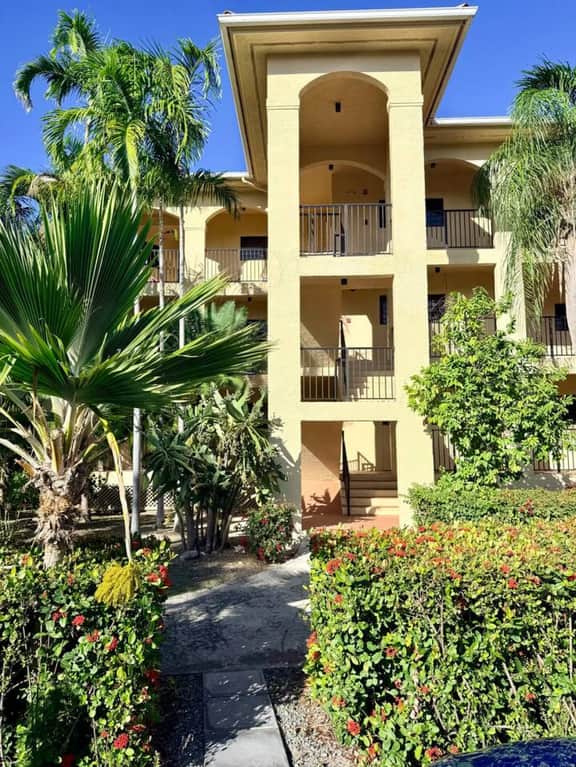 Sunset Oasis - 2Br Beach Front Condo