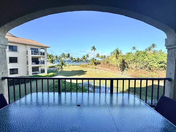 Sunset Oasis - 2Br Beach Front Condo