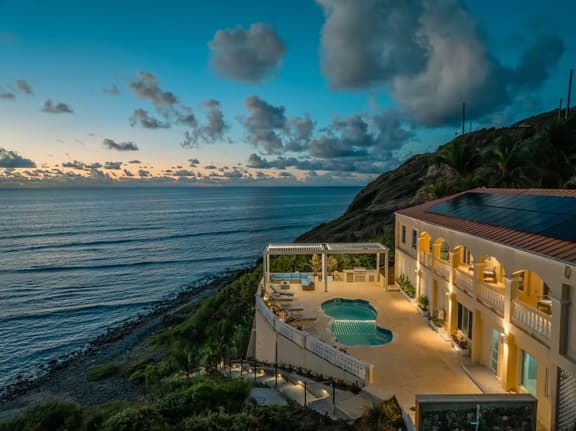 The Cerulean – Oceanfront Luxury Retreat